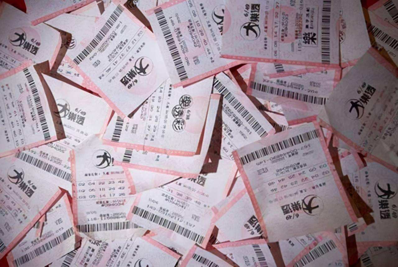 买14万元彩票洗钱购买彩票并不能用于洗钱。洗钱是一种违法行为，指将犯罪或其他非法违法行为所获得的违法收入，通过各种手段掩饰、隐瞒、转化，使其在形式上合法化的行为。