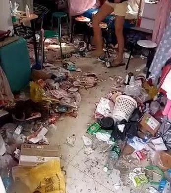 外卖员曝拍女生洗澡关于外卖员曝拍女生洗澡事件的深度探讨